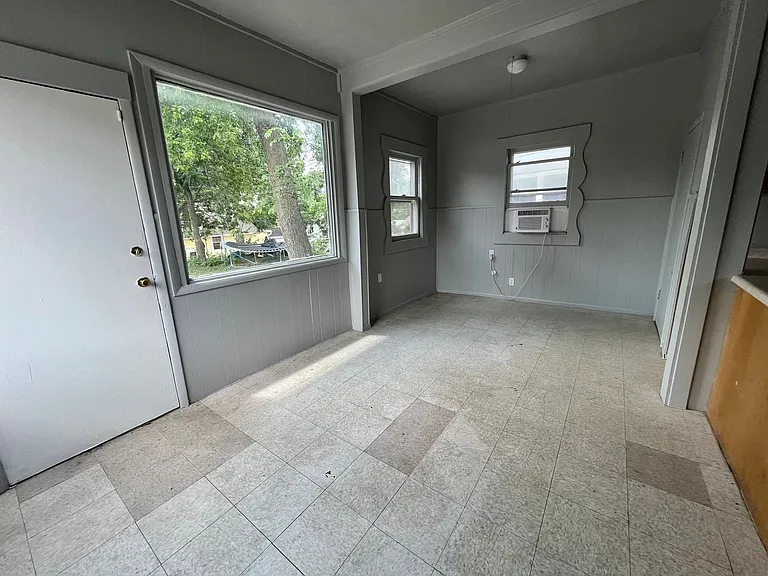 4201 Cuming St — Photo 9