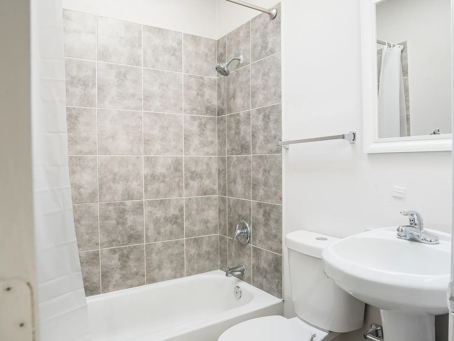 1825 E Lafayette Ave — Photo 4