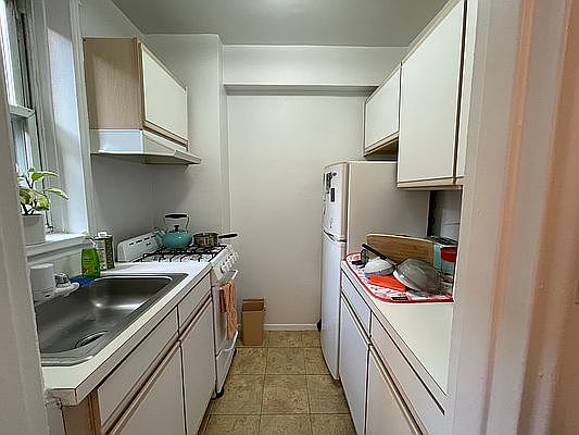 5th image of 110 Bank St #3E