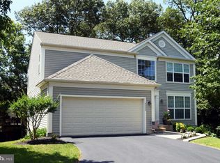 8000 Foxgreen Ct, Glen Burnie, MD 21061