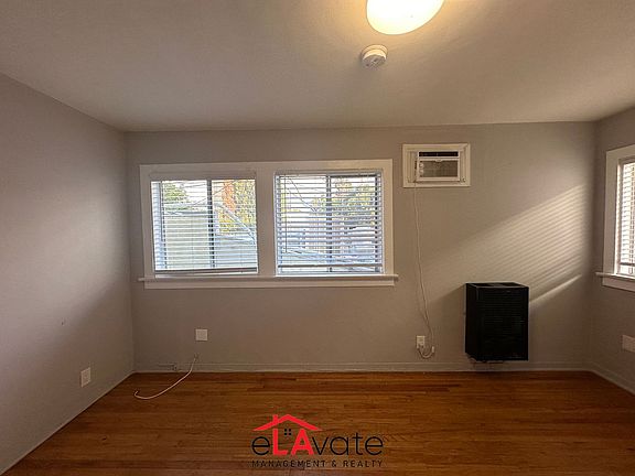 4th image of 10822 Ventura Blvd #435
