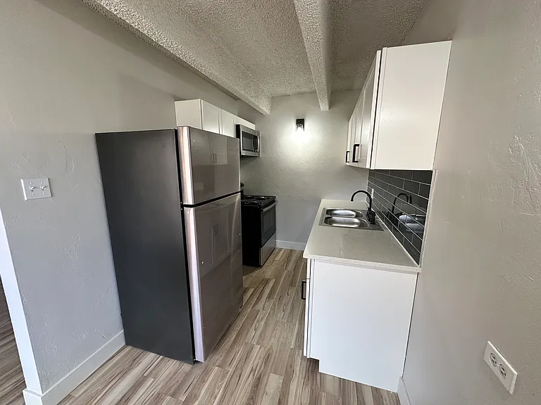Golden Apartments — Photo 39