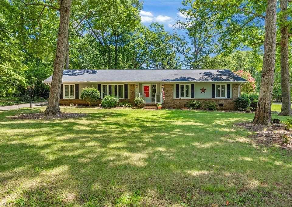1st image of 4915 Forest Oaks Dr