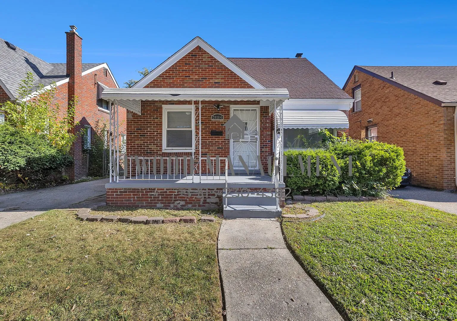 This beautifully updated 3-bedroom, 1-bath single-family home is ready for move-in! — Photo 1