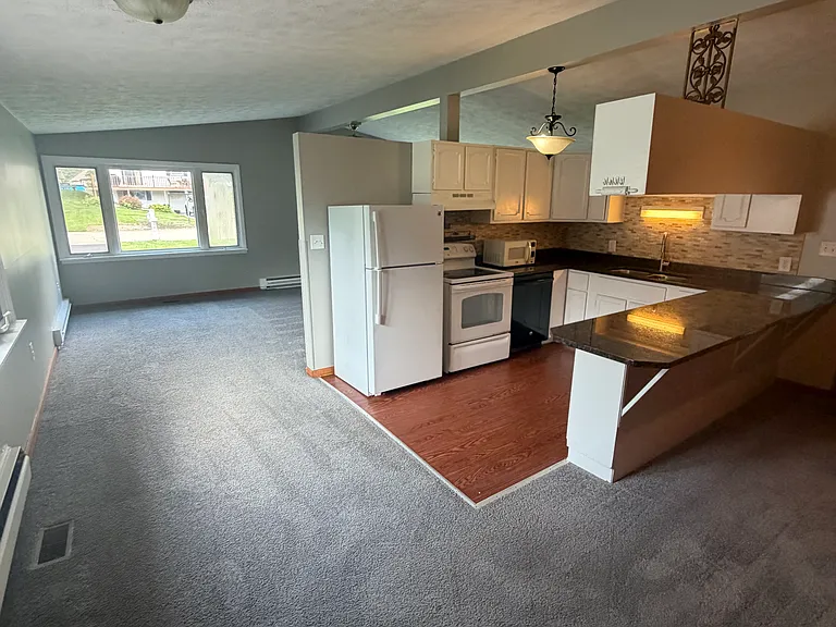 1335 Alicia Dr — Photo 1
