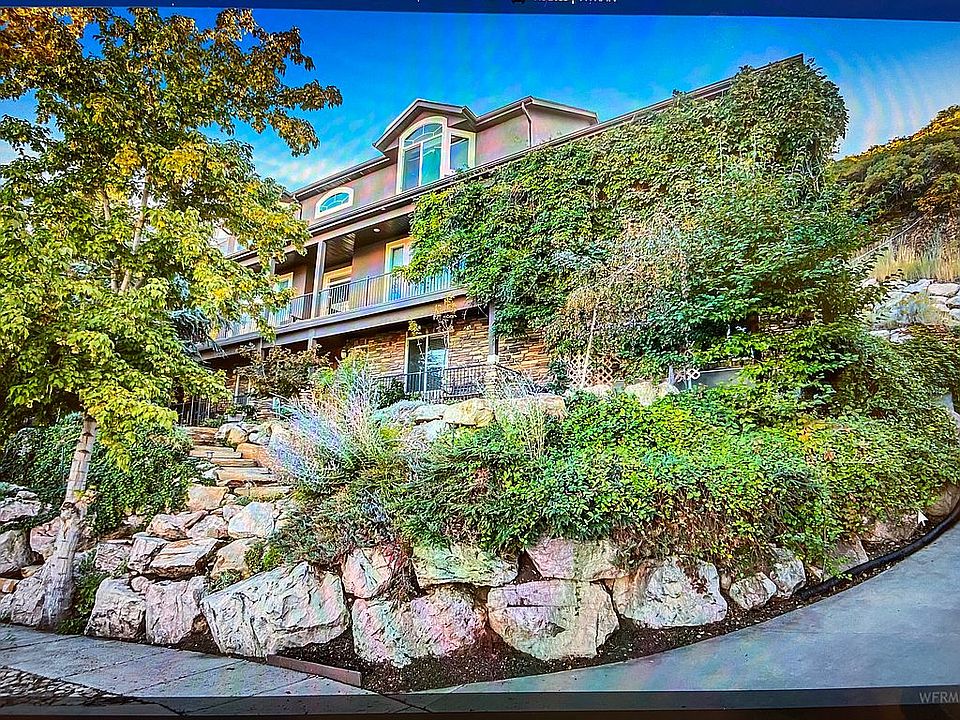 2nd image of 3909 S Newport Cir