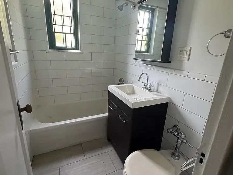 1563 Metropolitan Ave #6H — Photo 7