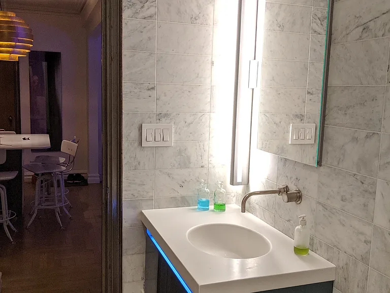 255 W 23rd St #2BE — Photo 11