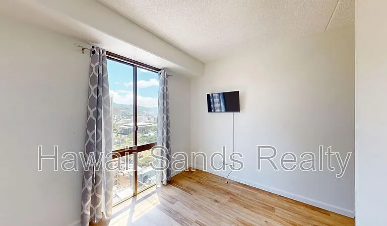225 Queen St #26H — Photo 14