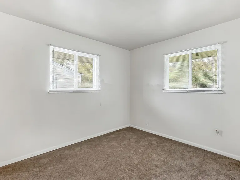 10772 Spring Garden Dr — Photo 15