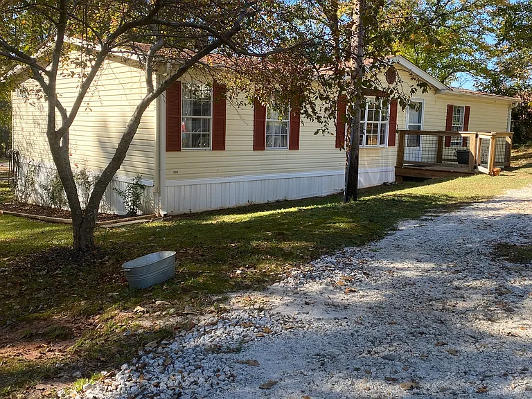 106 Lane Dr — Photo 4