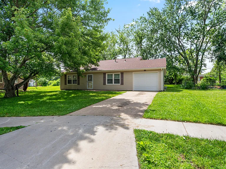 2834 SW Glenside Ct — Photo 2