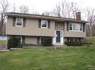 13 Lorelei Dr, Middletown, NY 10940