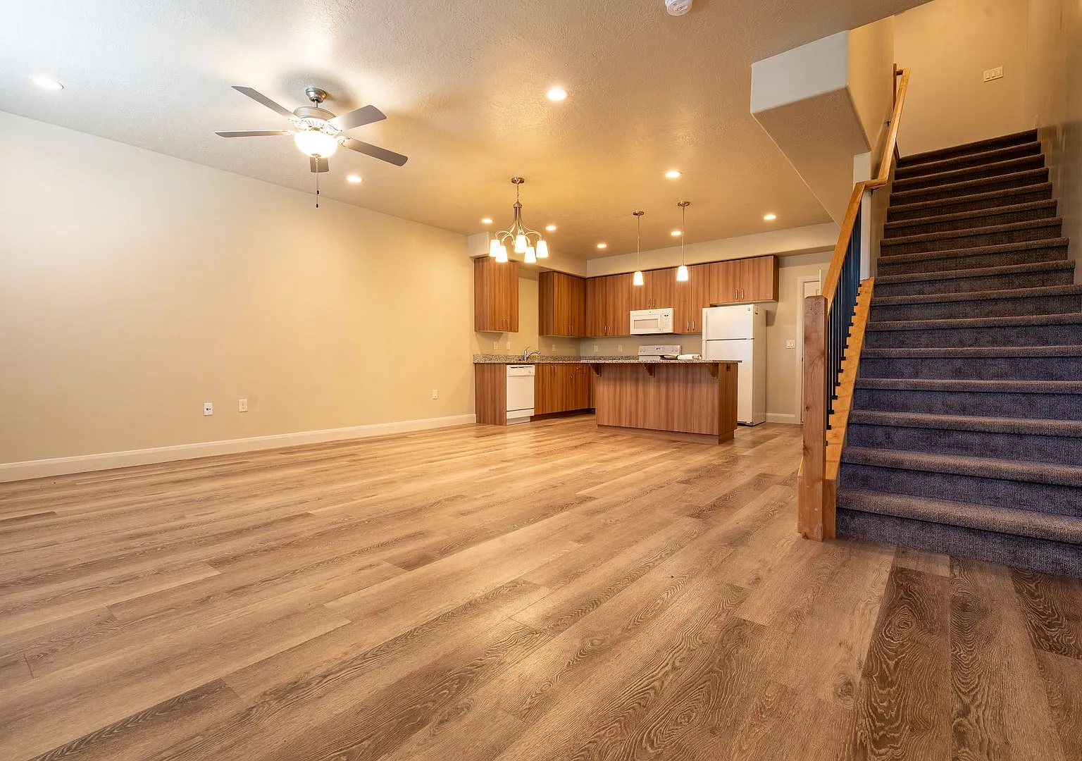3 bed 2 bath home for rent, small dog allowed! — Photo 4