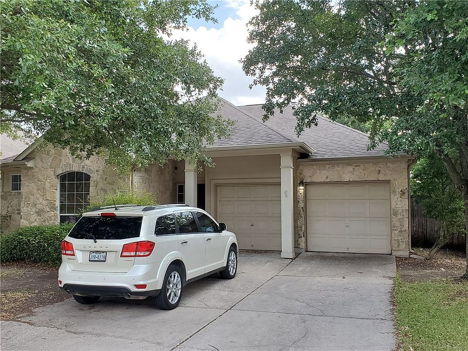 1st image of 722 Bent Wood Pl