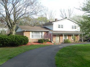 38259 Tralee Trl, Northville, MI 48167