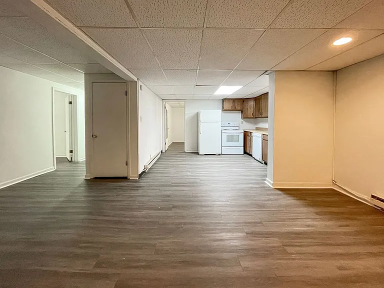 1924 W Jackson St #9 — Photo 1
