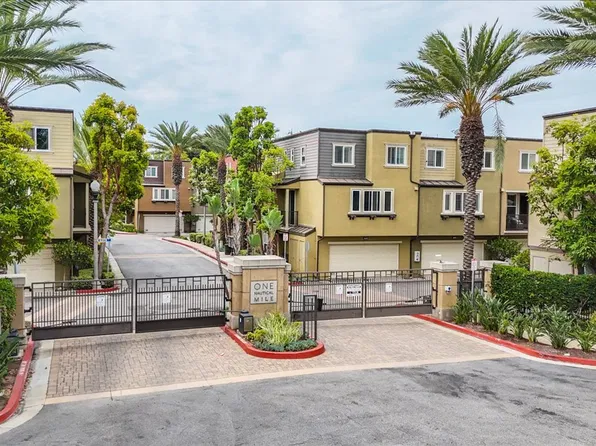 3 Bluefin Ct, Newport Beach, CA 92663
