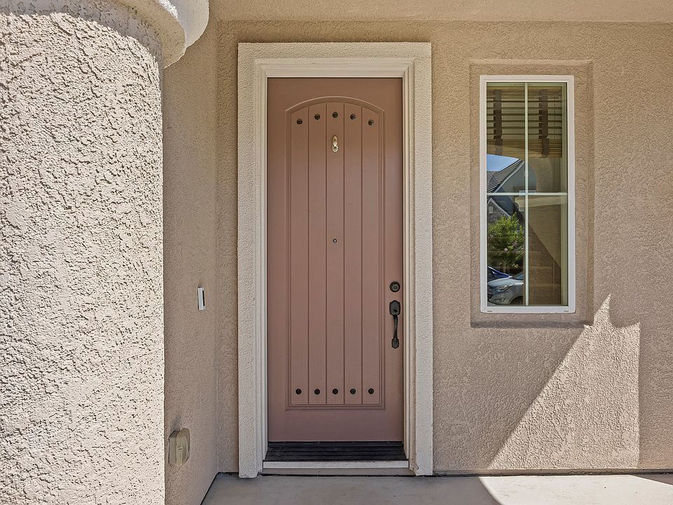 2nd image of 119 Chickadee Ln