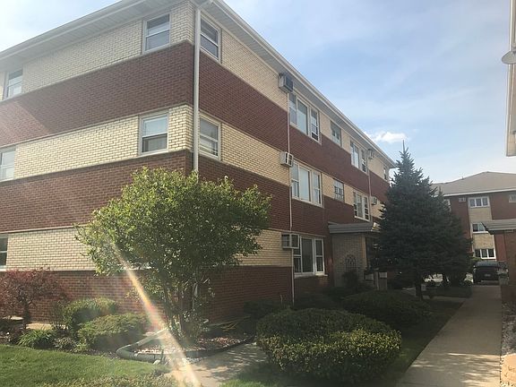 2nd image of 4742 W 101st St APT 3N