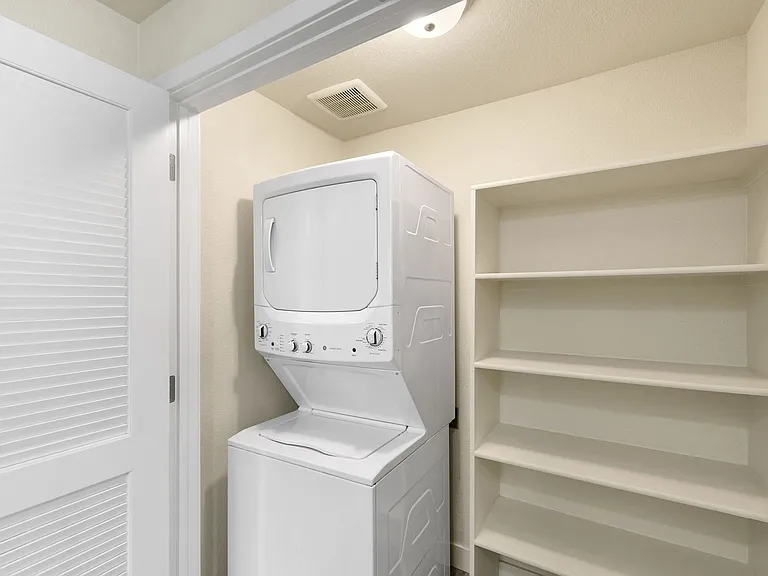 Luxe Ripon Apartments — Photo 24