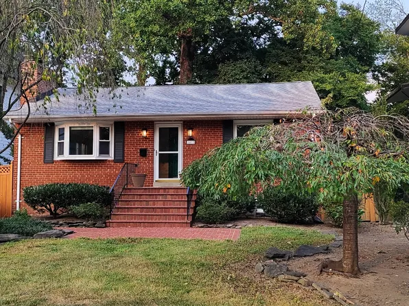 1417 N Buchanan St, Arlington, VA 22205