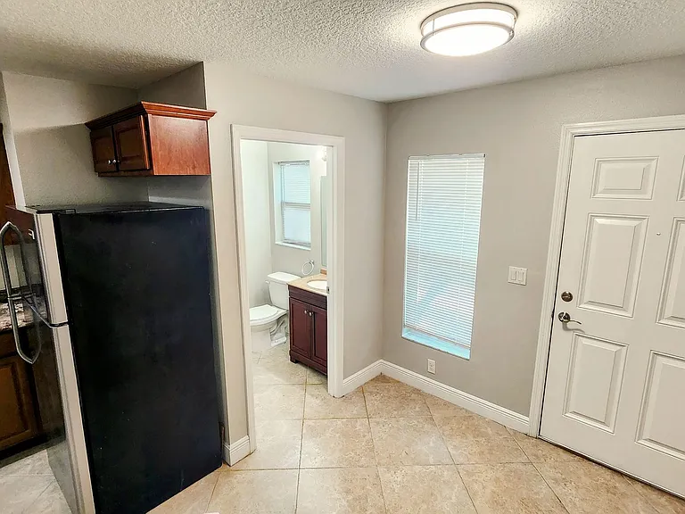 5151 SE 103rd Ln #4 — Photo 4