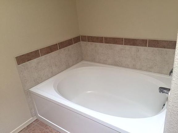 Garden size bathtub