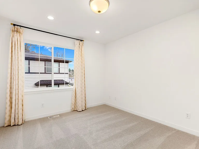 14102 271st Pl NE — Photo 17