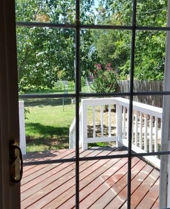 4th image of 809 W Hartwood Ave