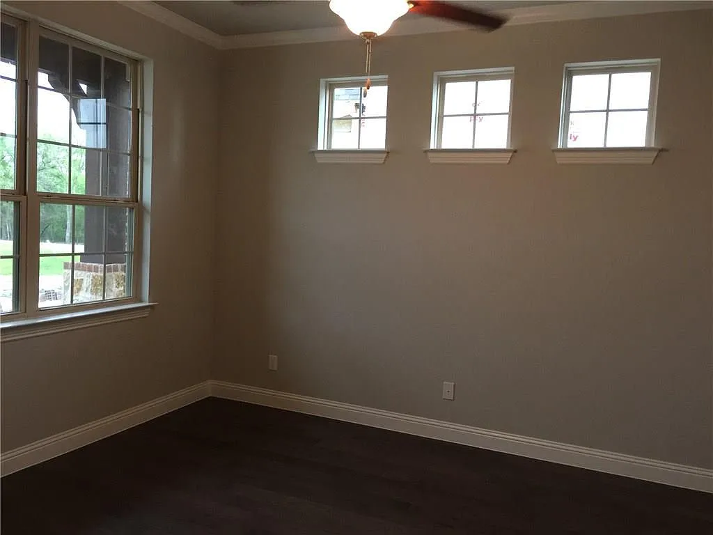 4 bed, 3.5 bath, 3050 sqft, $3,500 — Photo 2
