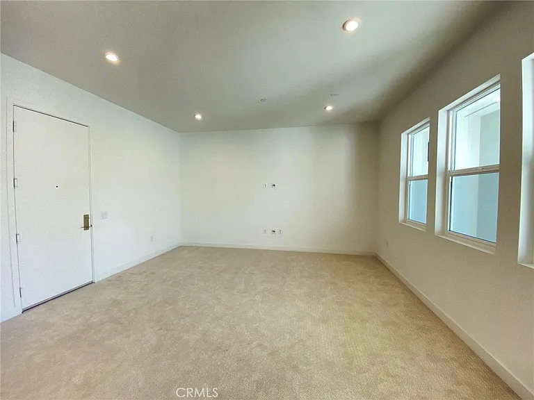 1110 Urbana St — Photo 12