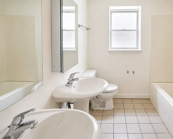 Walnut Court Apartments — Photo 9