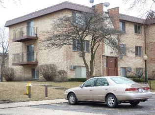 1711 W Victoria Dr APT 2B, Mount Prospect, IL 60056