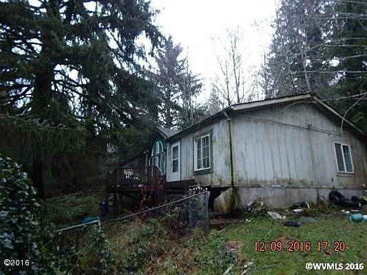 686 N Deerlane Dr photo 1