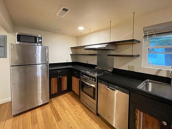 3rd image of 525 N Limestone St #202