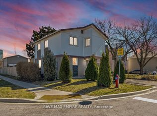 18 Hasting Sq, Brampton, ON L6S 2N8