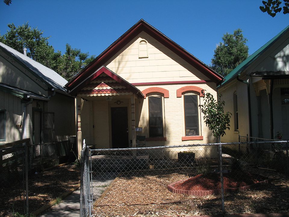 1st image of 952 Mariposa St