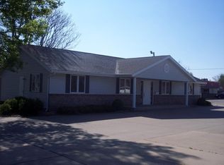 304 S Hamilton St, Sullivan, IL 61951