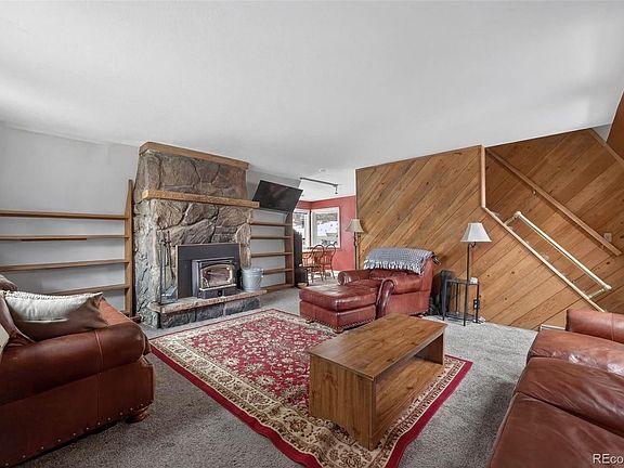 3rd image of 240 Deer Road