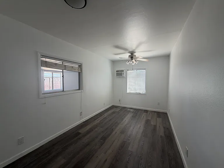 1241 Wilson Ave — Photo 7