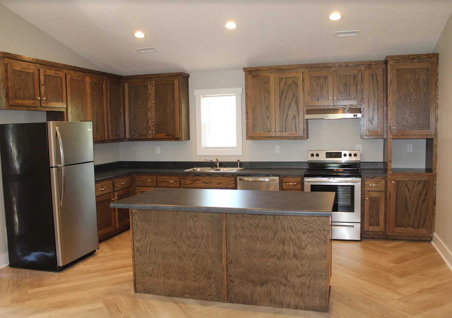 701 4th Avenue NE — Photo 3