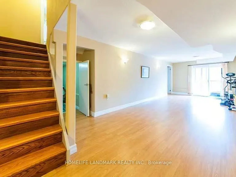 579 Violet St — Photo 22