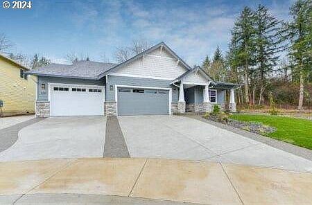 2nd image of 3085 Spruce Ave