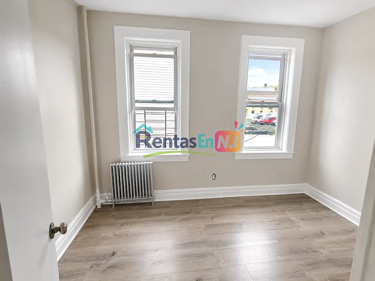 731 S 13th St #2L1 — Photo 6