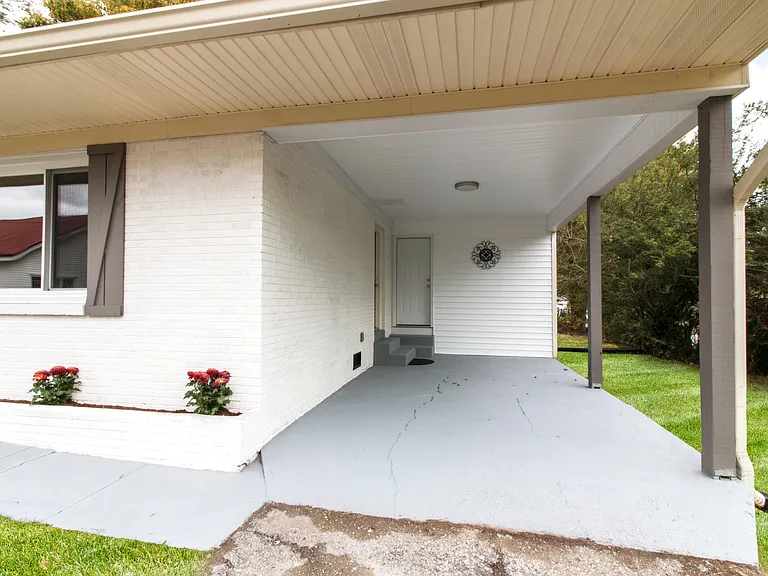 131 E Lake St — Photo 13