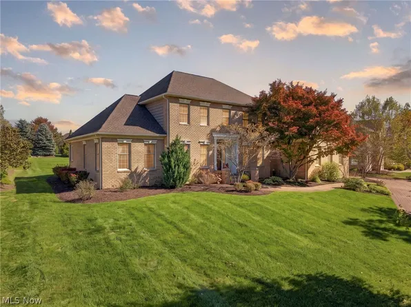 2687 Carrington St NW, North Canton, OH 44720