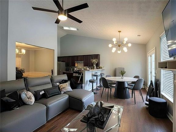 4th image of 360 Clairidge Ln