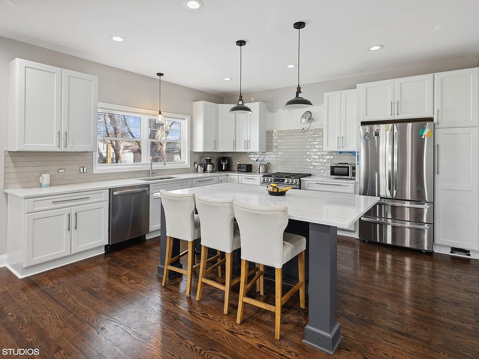 5813 N Oconto Ave, Chicago, IL 60631 | Zillow