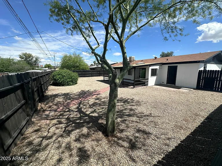 1050 W Romo Jones St — Photo 19